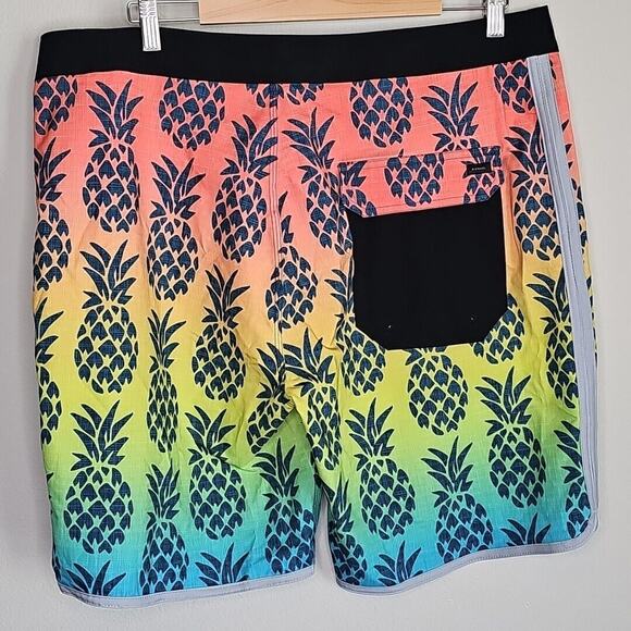 Rip Curl Men's Black Mirage Core Series Board Surf Swim Shorts Size 36 - Picture 2 of 5